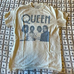 Queen Graphic Tee